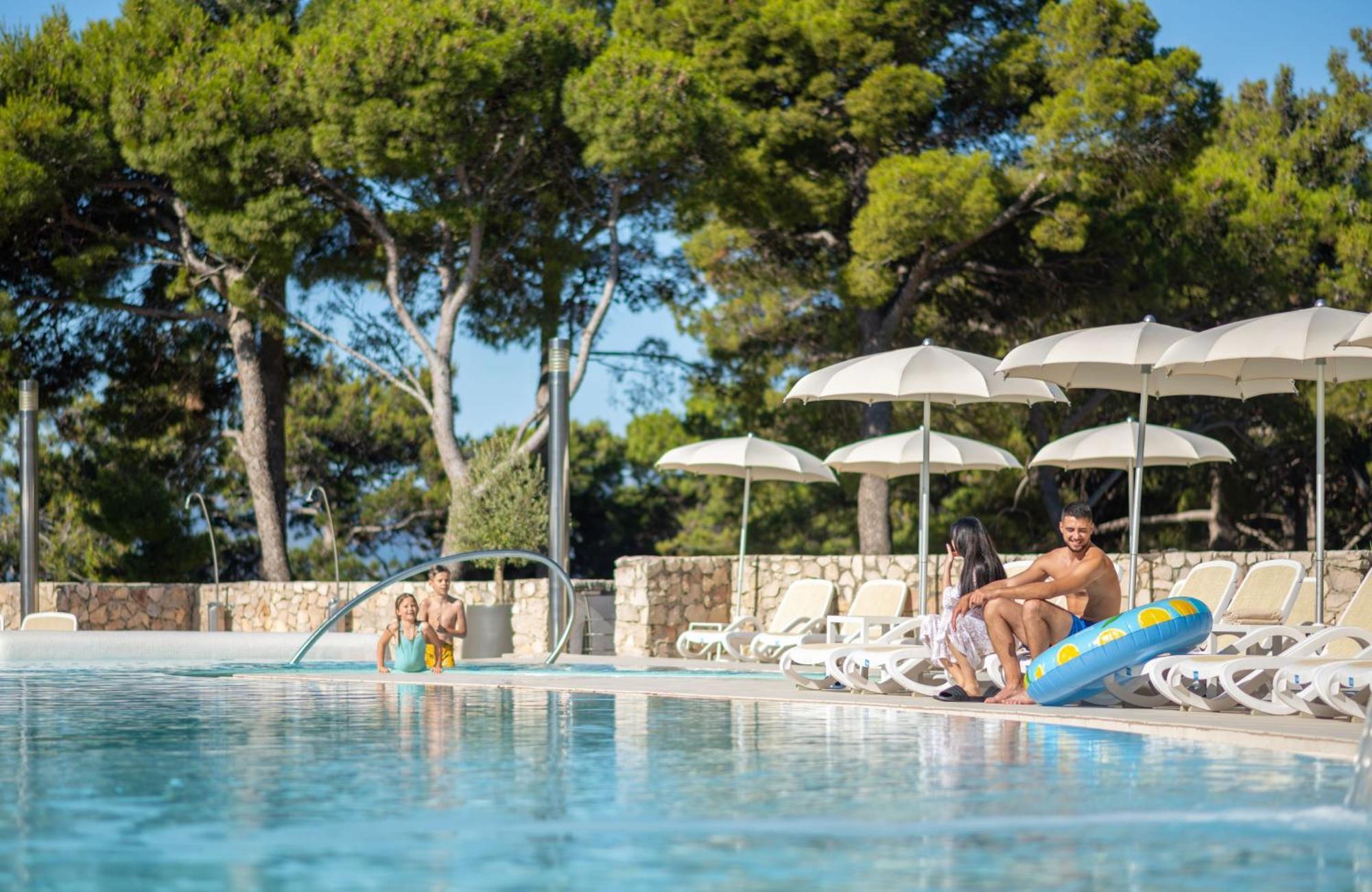 Bluesun Hotel Elaphusa Μπολ Εξωτερικό φωτογραφία